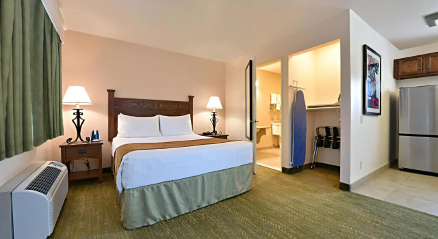 Lamplighter Inn & Suites at SDSU