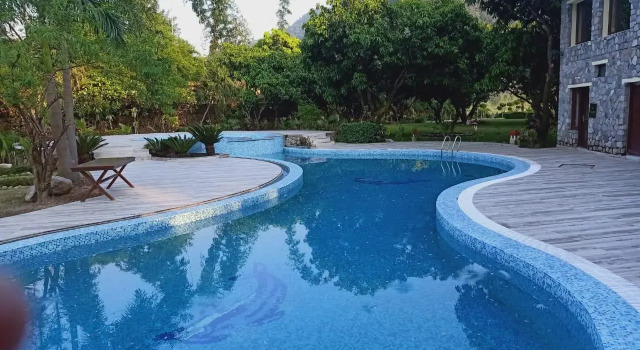 Dewdrop Mango Bloom Resort, Boek Resort Garjia 