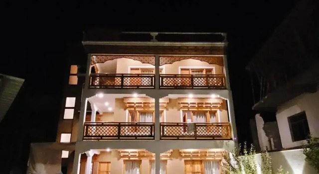 woosah hostel, Забронировать Хостел Хостелы Джамму и Кашмира, Хостел