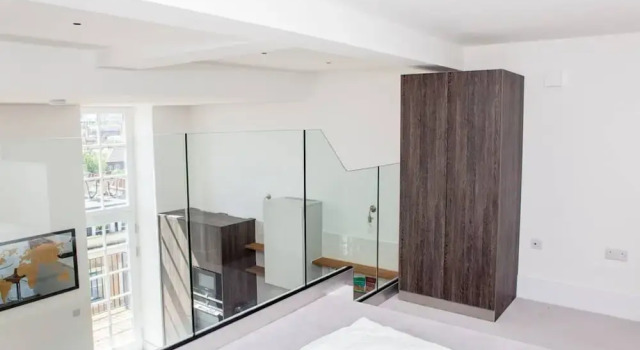 1 Bed Mezzanine-City Views & Great Location, Забронировать Отель Отели Англии 3 звезды, 3*