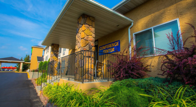 Holiday Inn Express Bemidji, Varaa Hotelli Bemidji Minnesota