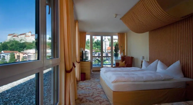 Полулюкс с балконом Hotel Burgblick, bei Burghausen