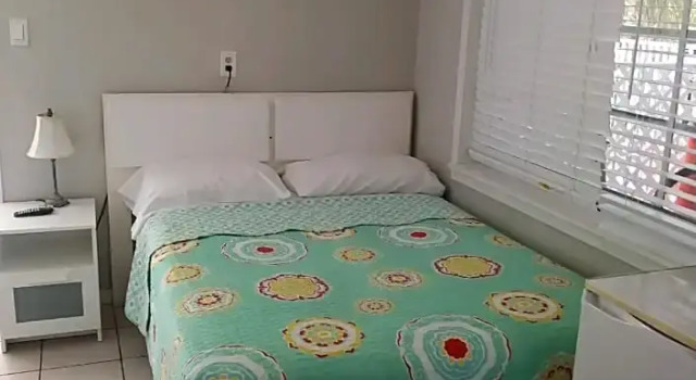 Номер Economy Royal Canadian Motel