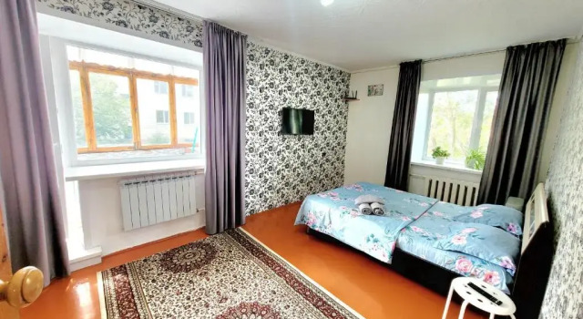 1 komn. Apartamenty na Nazarbaeva 72, Забронировать Апартаменты/квартира Отели Акмолинской области с парковкой, Парковка