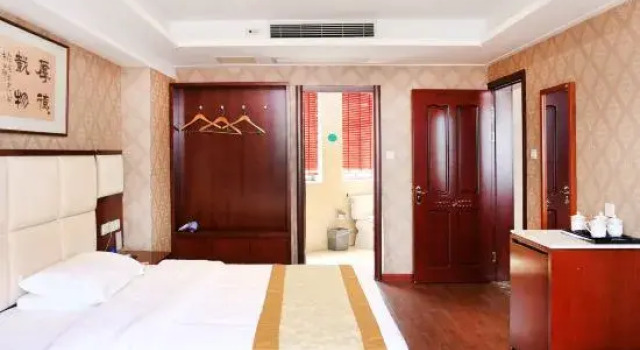 Люкс Deluxe Xiushan International Hotel