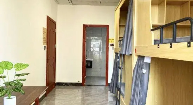 Кровать в общем номере (женский номер) Shiyou Bajiu Youth Hostel (Beihai Yintan International Passenger Port)
