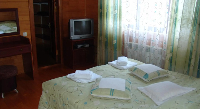 Girska Khatynka, Prenota Hotel Volosyanka 