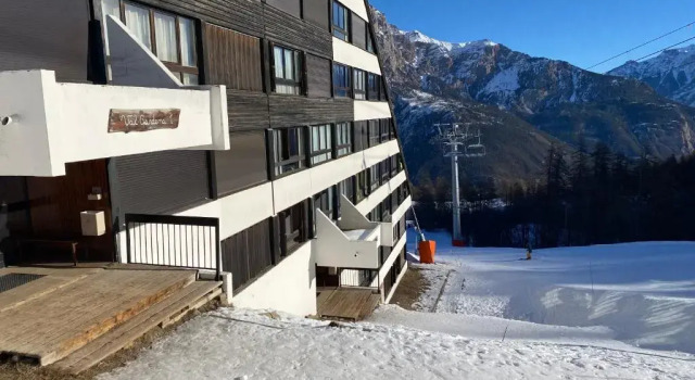 Studio Puy Saint Vincent 1600 aux pieds des pistes, Забронировать Апартаменты/квартира Отели Пюи-Сен-Венсан с парковкой, рядом с TSD6 des Prés, Парковка