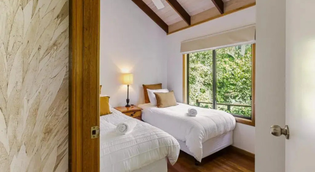 Четырёхместный коттедж с 2 комнатами Lake Weyba Cottages Noosa