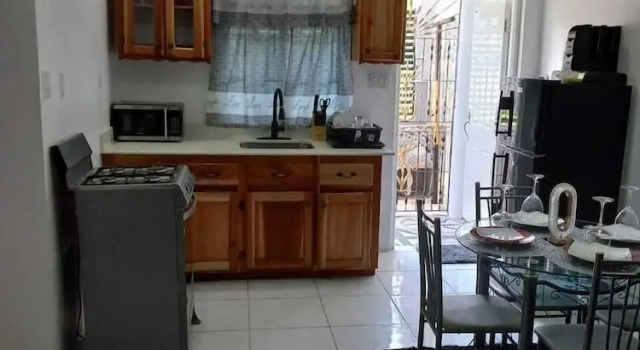 Апартаменты Deluxe Serenitys Hideaway Montego Bay