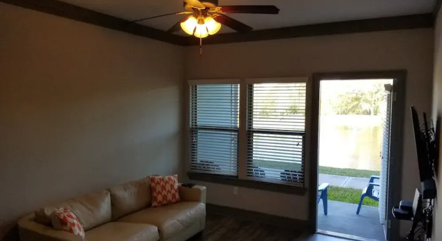 Tropical Waterview Escape, Забронировать Дом для отпуска Отели Sarasota Area с парковкой, Парковка