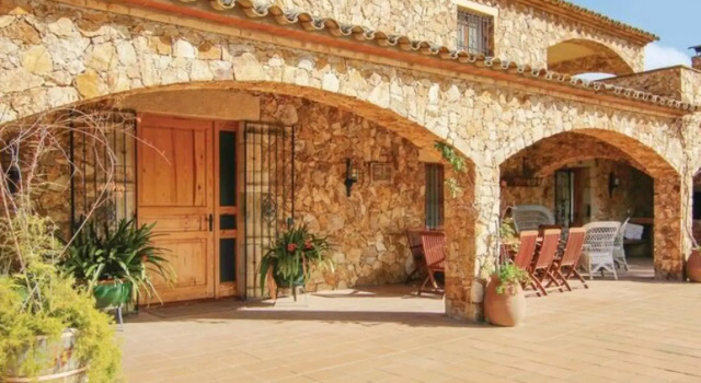 Inviting Villa in Calonge with Private Pool, Забронировать Вилла Виллы Baix Empordà, Вилла