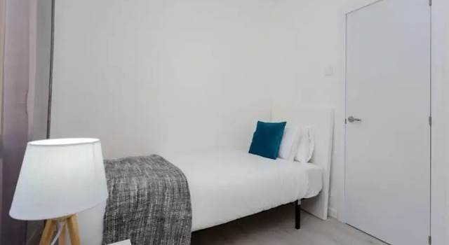 Modern and Charming 3bed Close to Torrassa Metro, Забронировать Отель Отели в центре Оспиталет-де-Льобрегат, в центре
