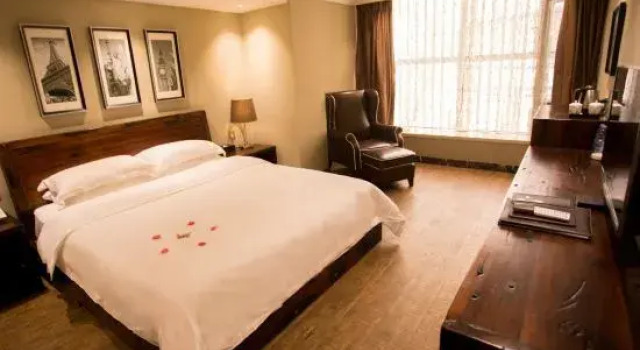Люкс Deluxe Century Boutique Hotel
