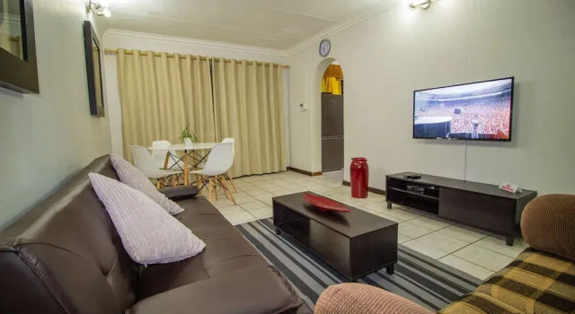 Protea Park Self Catering, Забронировать Апартаменты/квартира Рюстенбург Северо-Западная провинция, рядом с Safari Gardens Shopping Centre