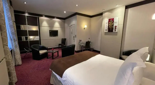 Люкс Отель LOGIS Hôtel Borel