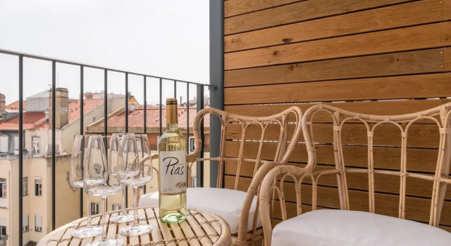 ALTIDO Charming 3BR home w/workspace&terrace by Intendente subway, Забронировать Отель Отели Лиссабона с парковкой, рядом с Рештаурадориш, Парковка