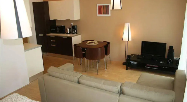 Apartment Balbínova, Забронировать Апартаменты/квартира Отели Праги с парковкой, рядом с Намести Миру, Парковка