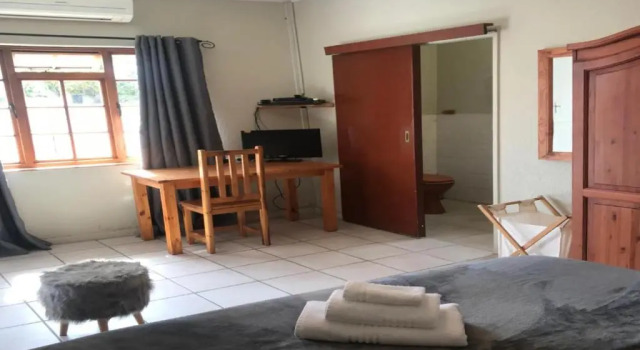 Номер Economy Le Petit Chateau Guest House