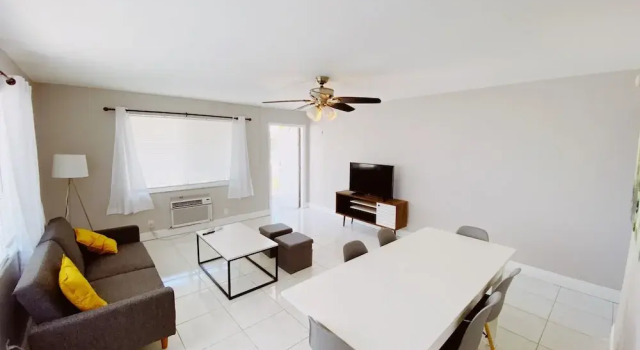 The Jasmine Apartments by Lowkl, Забронировать Апартаменты/квартира Апартаменты Форт-Лодердейл, рядом с Stonewall National Museum &amp; Archives, Апартаменты/квартира