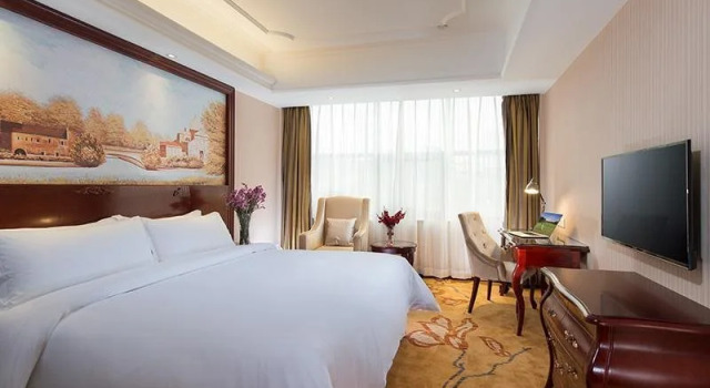 Vienna Hotel Shenzhen Shuiku New Village, Rezerwuj Hotel Hotele w Shenzhen z parkingiem, Parking