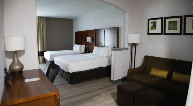 Четырёхместный люкс Comfort Suites Salisbury I-85