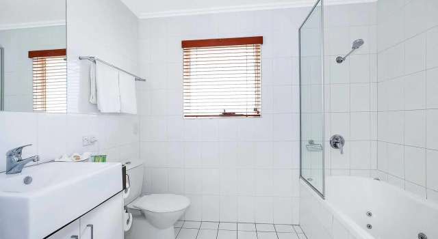 Четырёхместный люкс Comfort Inn & Apartments Northgate Airport