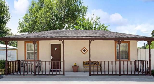 Четырёхместный люкс c 1 комнатой Travelodge by Wyndham Hotel & Cottages St Augustine - Historic