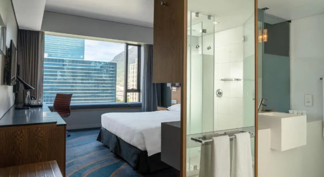 Номер Standard с видом на горы Radisson Hotel Cape Town Foreshore
