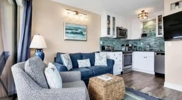 Sea Fever - Newly Renovated Oceanfront Second Floor Condo! Sunrises And Sweeping Views! 2 Bedroom Condo by Redawning, Забронировать Отель Каролина-бич Уилмингтон, рядом с Odysea Surf and Kiteboard School