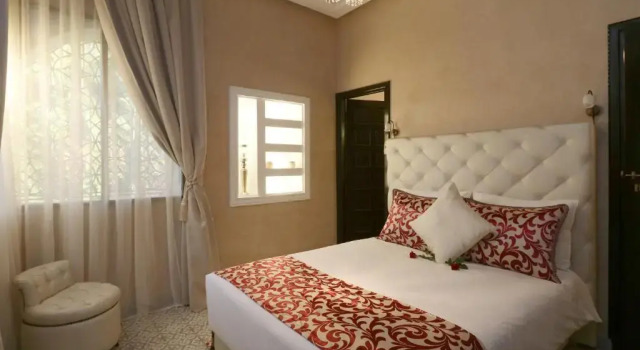 Camera Standard Riad Faraj