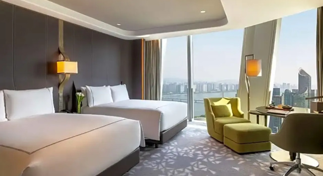Четырёхместный номер Standard с видом на реку Conrad Hangzhou