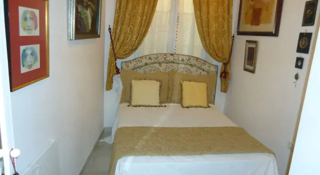 Manor House in Seville Center, Next to Roman Columns of Hercules Wifi,, Забронировать Отель Отели Севильи 3 звезды, рядом с Оспиталь-де-лос-Венераблес, 3*