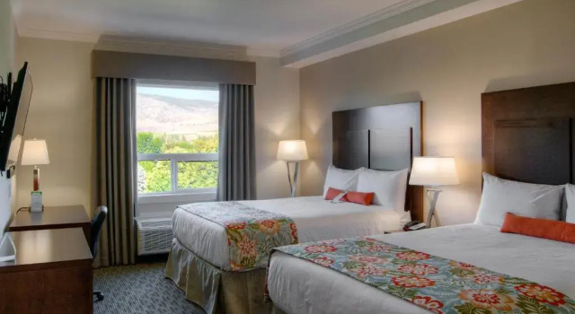 Четырёхместный номер Standard Coast Oliver Hotel