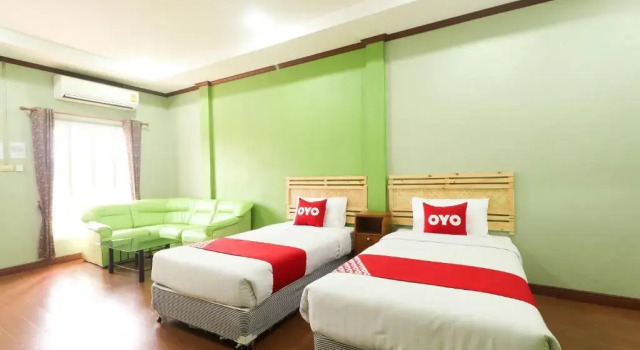 Двухместный номер Superior OYO 359 Golden Nakara Place (Vaccinated Staff)