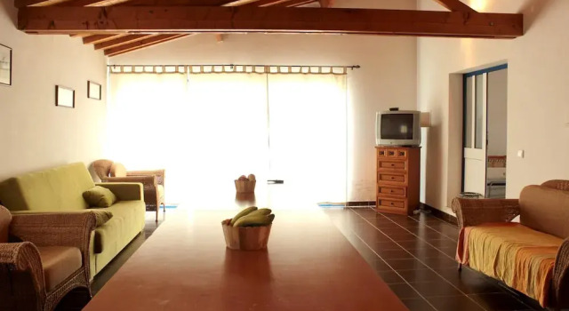House with 3 Bedrooms in Burinhosa, Pataias, with Pool Access And Wifi - 5 Km From the Beach, Rezervasyon Otel Burinhosa otoparklı oteller, Otopark