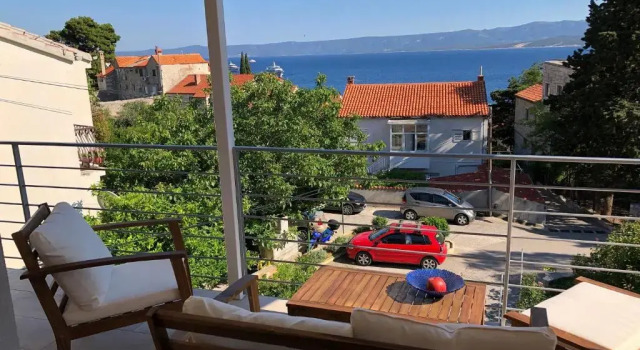 Апартаменты с 2 комнатами с балконом и с видом на море Apartments Kale Center