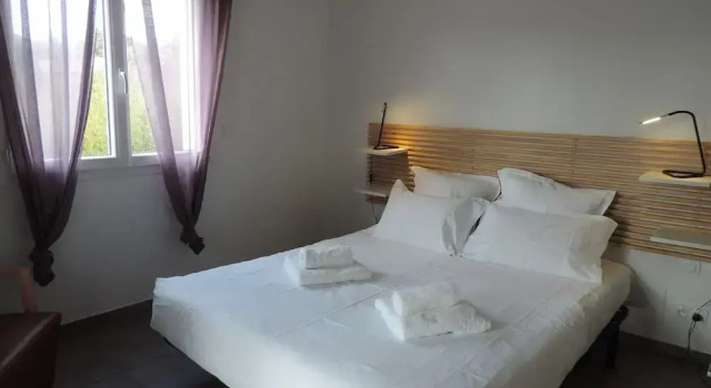 Attractive Holiday Home With Private Pool, Забронировать Дом для отпуска Виллы Овернь-Рона-Альпы, Вилла