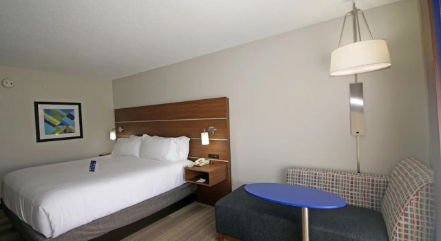 Двухместный номер Standard Holiday Inn Express Hotel & Suites Greensboro-East by IHG