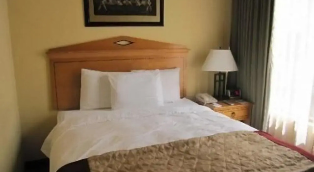 Victorian Inn & Carriage House, Buchen Sie Hotel Gardiner Yellowstone National Park-North Gate
