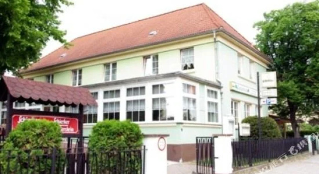Lindenhof, Book Hotel Hotels in Garz with Parking, Parking