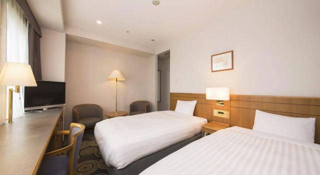 Jr-East Hotel Mets Tabata