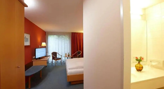 Трёхместный номер Standard Hotel Weisses Kreuz