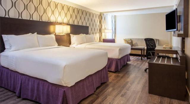 Четырёхместный номер Standard Holiday Inn Toronto International Airport by IHG