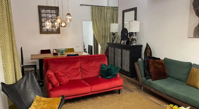 Roskoshnaja 4-h komnatnaja kvartira v 20 i metrah ot morja, Book Hotel Germasogeia Limassol