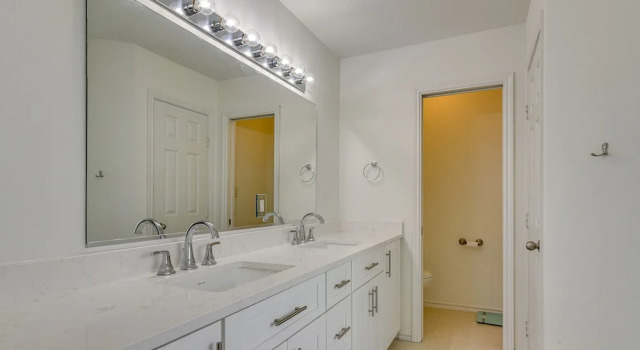 Коттедж Canal Access & Decks: Bayfront Jamaica Beach House
