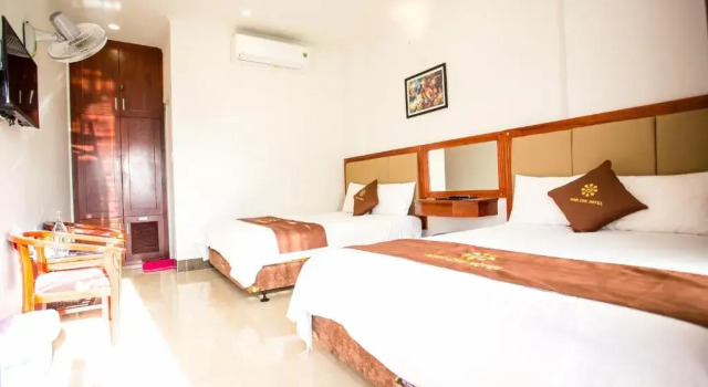 Четырёхместный номер Standard с балконом Ninh Chu 2 Hotel