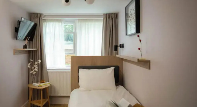 Номер Economy Bob W London Olympia