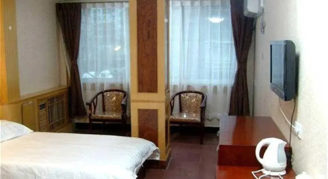 Chengde Huatang Hotel, Book Hotel Hoteller i Chengde med parkering, Parkering
