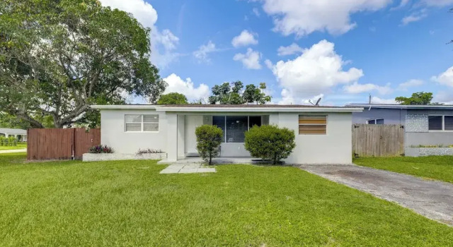 Fenced-in Yard! Home 3 Mi to Hard Rock Stadium, Buchen Sie Ferienhaus Miramar Everglades-Nationalpark